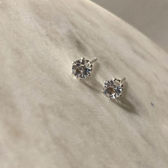 925 sterling silver plated Stud Earrings - Picture 1 of 4